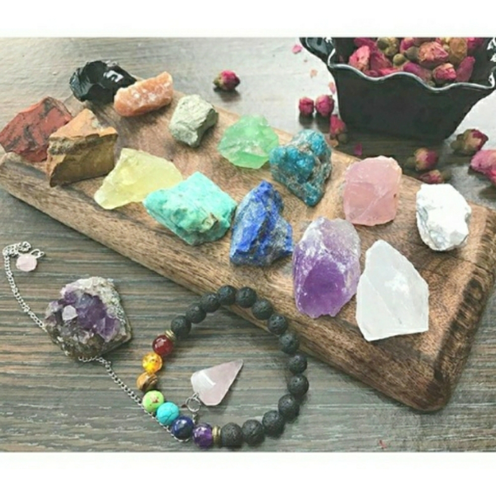 Chakra Therapy Collection Crystal Kit & Bracelet - Picture 5 of 5